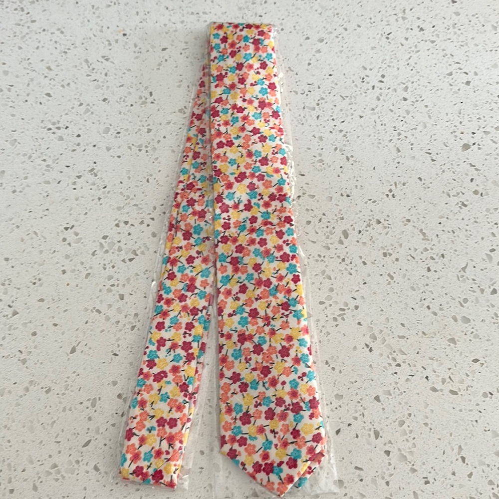 Men’s floral tie